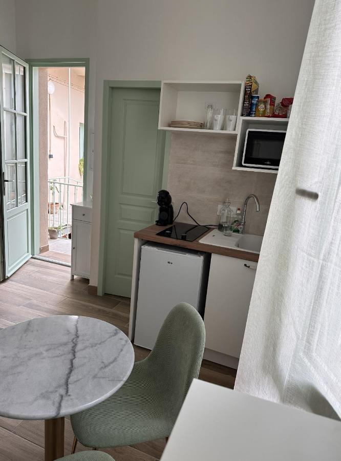 Le Petit Provencal Apartamento Nimes Exterior foto
